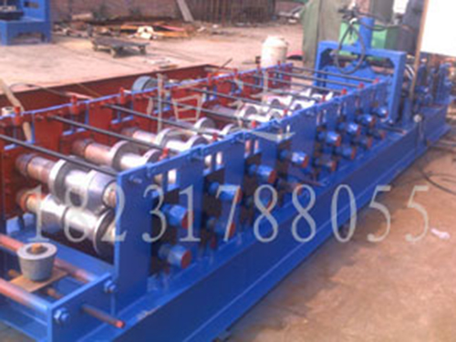 全自動(dòng)鋼板止水帶成型機(jī)